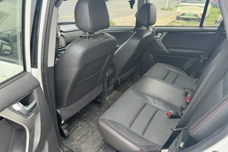 Used Chery Tiggo 3 2016 1.6L CVT ZhiShang Edition Interior 2