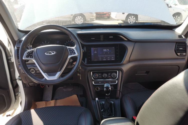 Used Chery Tiggo 3 2016 1.6L CVT ZhiShang Edition Interior 2