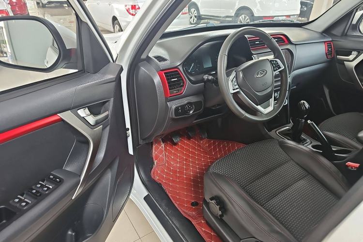 Used Chery Tiggo 3 2016 1.6L Manual ZhiShang Edition Interior 2