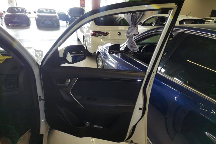 Used Chery Tiggo 3 2016 1.6L CVT ZhiShang Edition Interior 2