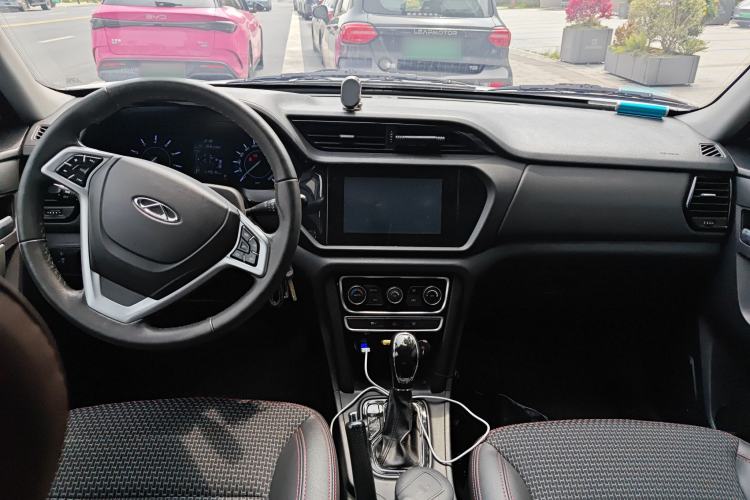 Used Chery Tiggo 3 2016 1.6L CVT ZhiShang Edition Interior 2