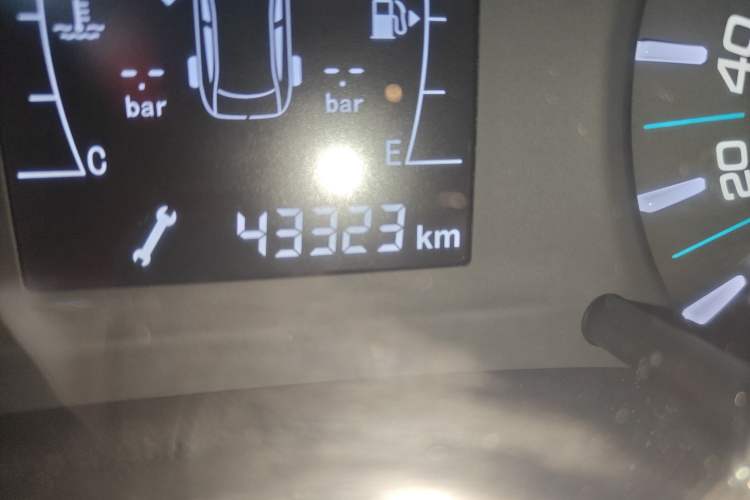 Used Chery Tiggo 3 2016 1.6L Manual ZhiShang Edition Interior 3