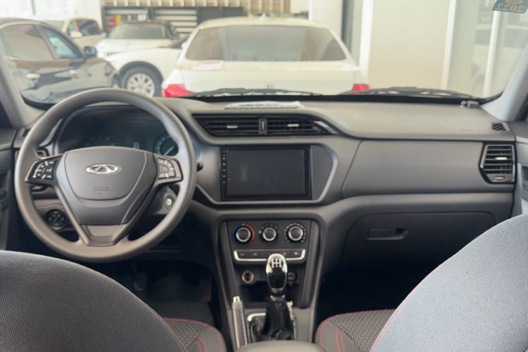Used Chery Tiggo 3 2016 1.6L Manual Fashion Edition Interior 3