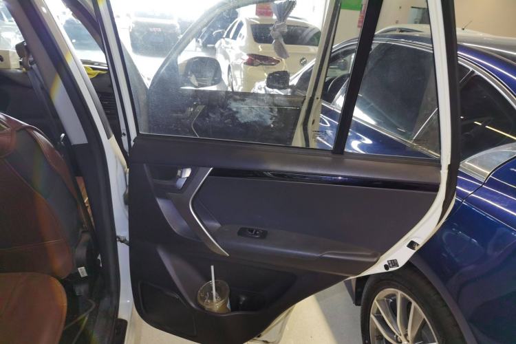 Used Chery Tiggo 3 2016 1.6L CVT ZhiShang Edition Interior 3