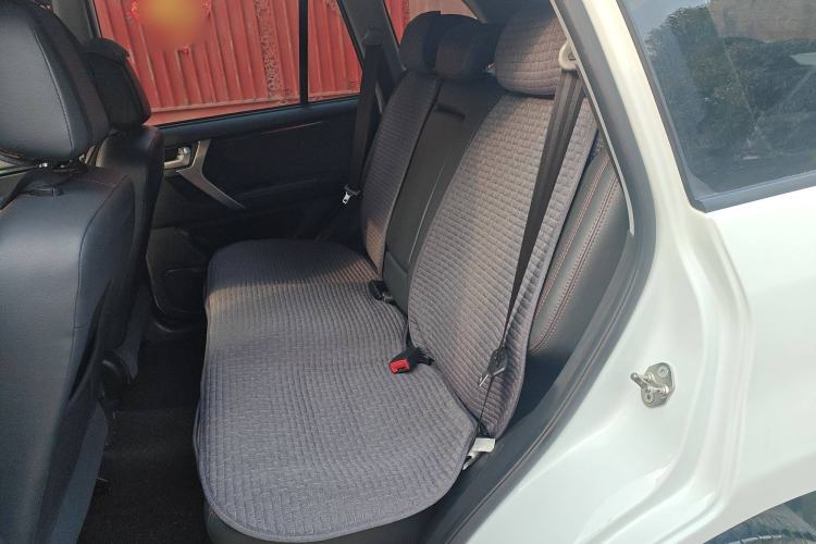 Used Chery Tiggo 3 2016 1.6L Manual ZhiShang Edition Interior 4