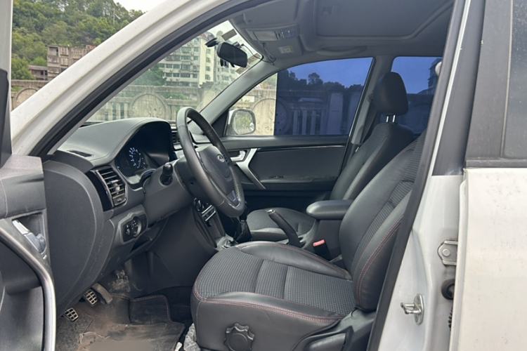 Used Chery Tiggo 3 2016 1.6L Manual ZhiShang Edition Interior 4