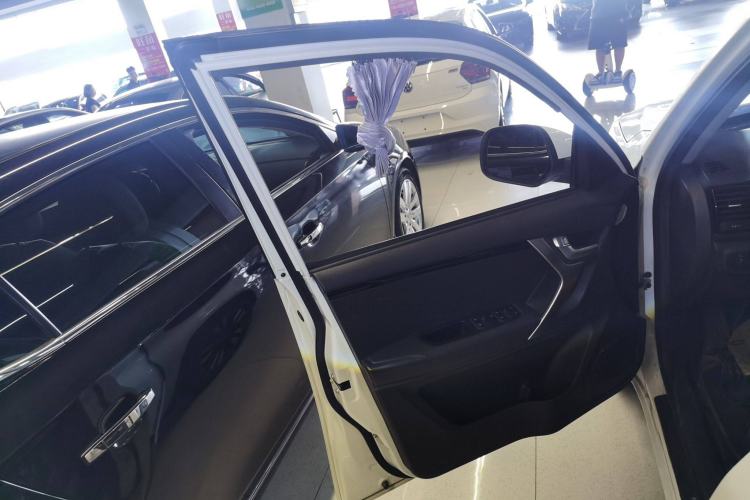 Used Chery Tiggo 3 2016 1.6L CVT ZhiShang Edition Interior 4