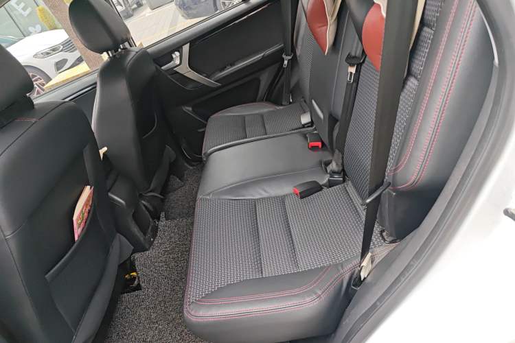 Used Chery Tiggo 3 2016 1.6L CVT ZhiShang Edition Interior 4
