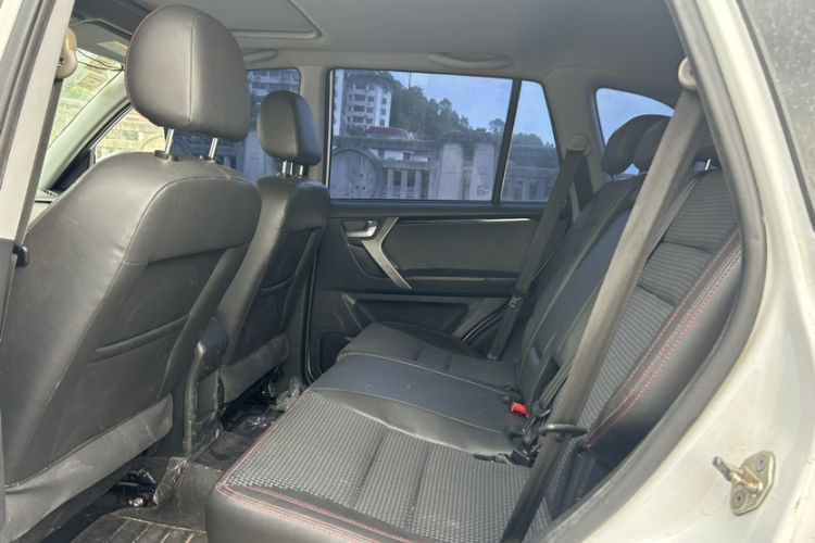 Used Chery Tiggo 3 2016 1.6L Manual ZhiShang Edition Interior 5