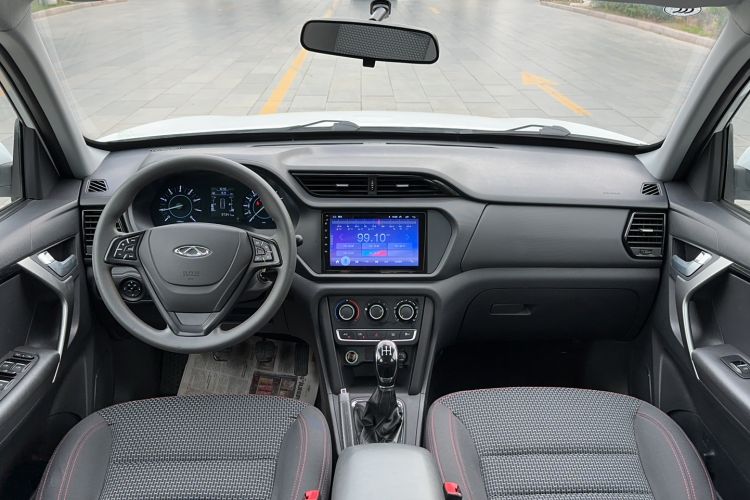 Used Chery Tiggo 3 2016 1.6L Manual Fashion Edition Interior 6