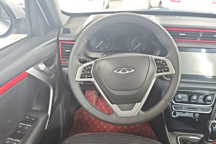 Used Chery Tiggo 3 2016 1.6L Manual ZhiShang Edition Interior 6