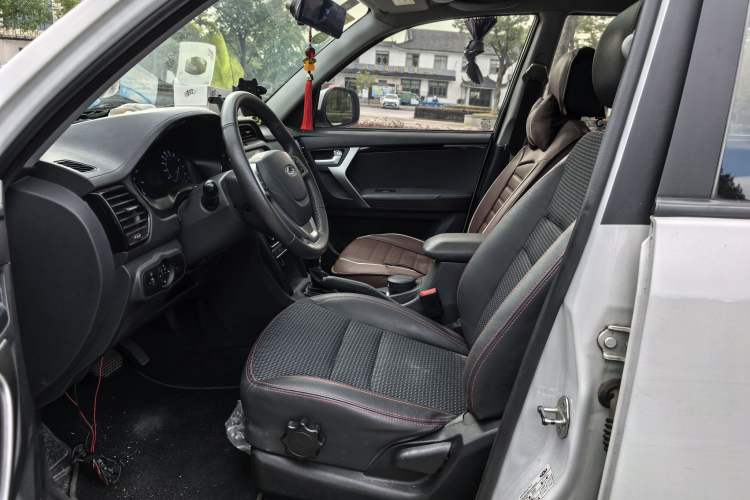 Used Chery Tiggo 3 2016 1.6L CVT ZhiShang Edition Interior 6