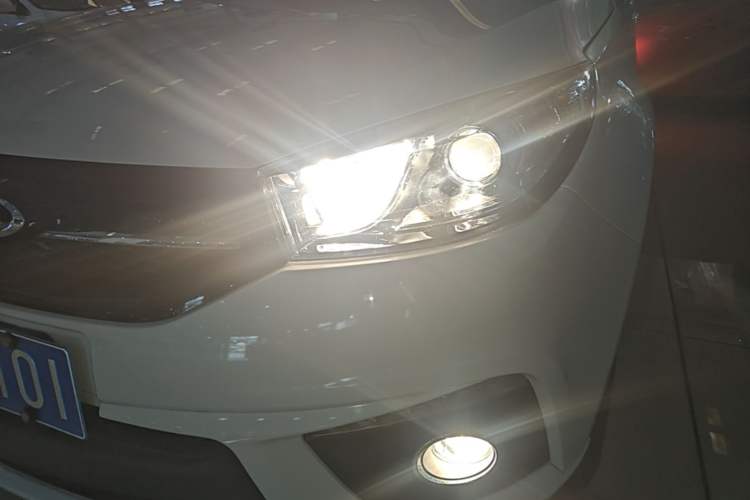 Used Chery Tiggo 3 2016 1.6L Manual ZhiShang Edition Left Front Headlight