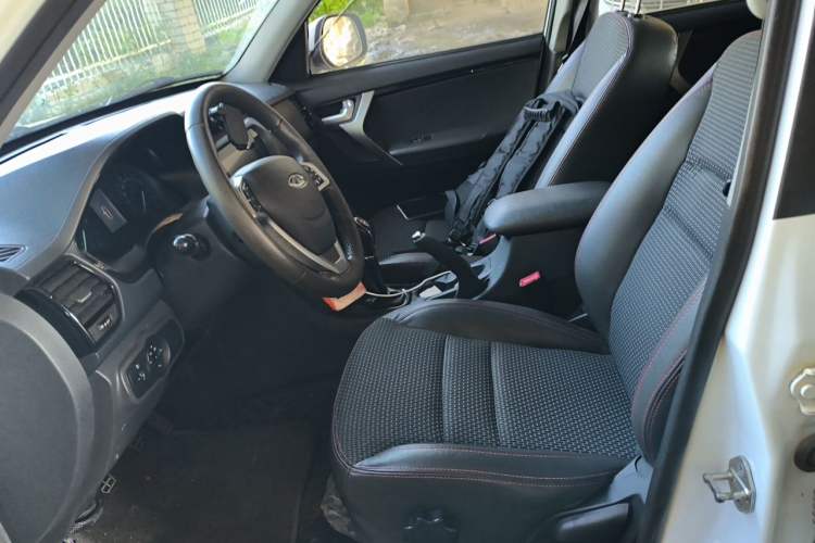 Used Chery Tiggo 3 2016 1.6L Manual ZhiShang Edition Left Front Seat