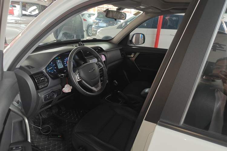 Used Chery Tiggo 3 2016 1.6L Manual ZhiShang Edition Left Front Seat