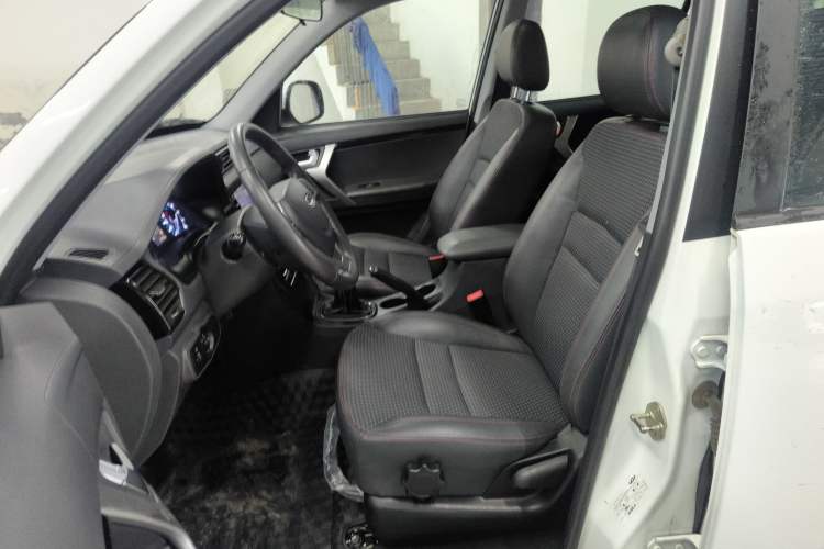 Used Chery Tiggo 3 2016 1.6L Manual ZhiShang Edition Left Front Seat