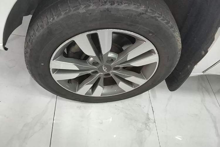 Used Chery Tiggo 3 2016 1.6L CVT ZhiShang Edition Left Front Wheel Hub