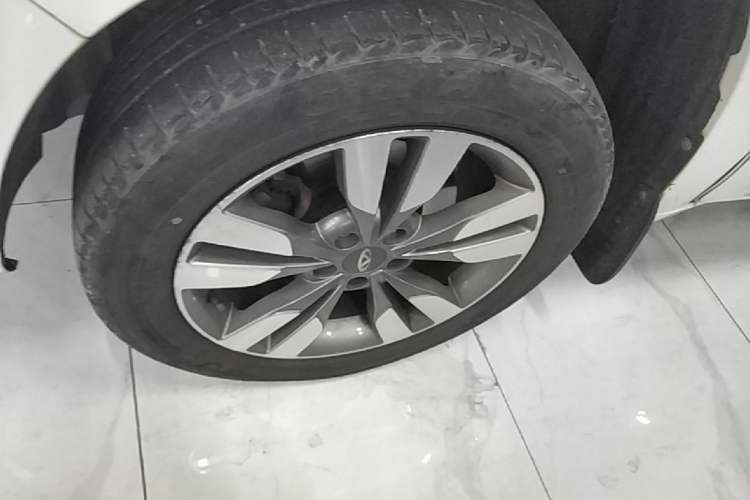 Used Chery Tiggo 3 2016 1.6L CVT ZhiShang Edition Left Front Wheel Hub