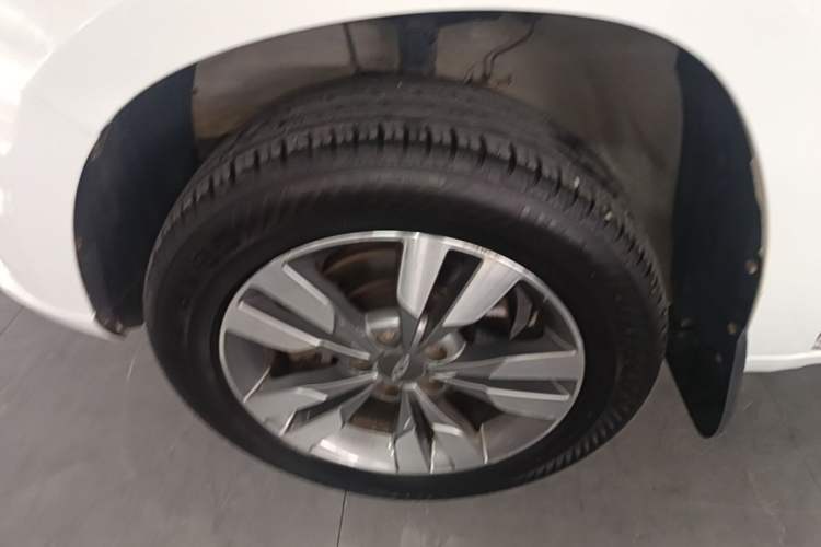 Used Chery Tiggo 3 2016 1.6L Manual ZhiShang Edition Left Front Wheel Hub