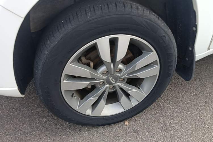 Used Chery Tiggo 3 2016 1.6L Manual ZhiShang Edition Left Front Wheel Hub
