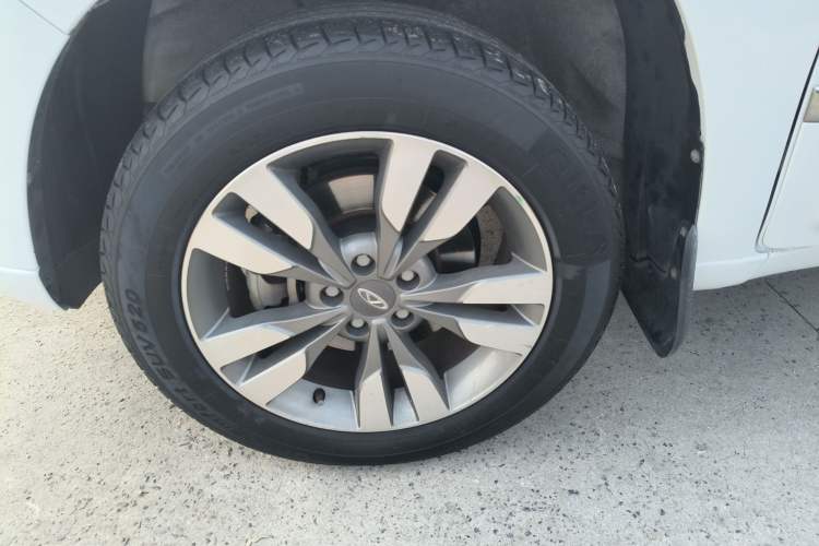 Used Chery Tiggo 3 2016 1.6L CVT ZhiShang Edition Left Front Wheel Hub