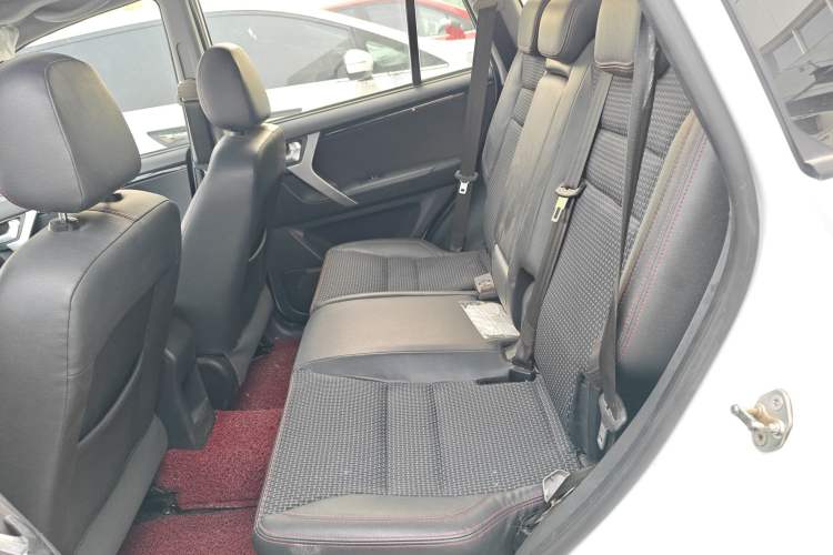 Used Chery Tiggo 3 2016 1.6L Manual ZhiShang Edition Left Rear Seat