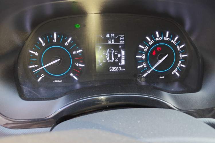 Used Chery Tiggo 3 2016 1.6L Manual ZhiShang Edition Odometer Close Up