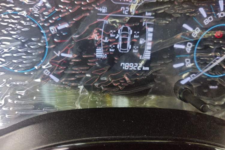 Used Chery Tiggo 3 2016 1.6L Manual ZhiShang Edition Odometer Close Up