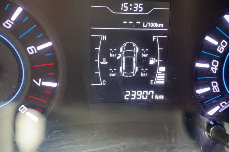 Used Chery Tiggo 3 2016 1.6L Manual ZhiShang Edition Odometer Close Up