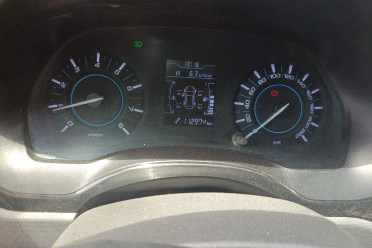 Used Chery Tiggo 3 2016 1.6L Manual ZhiShang Edition Odometer Close Up
