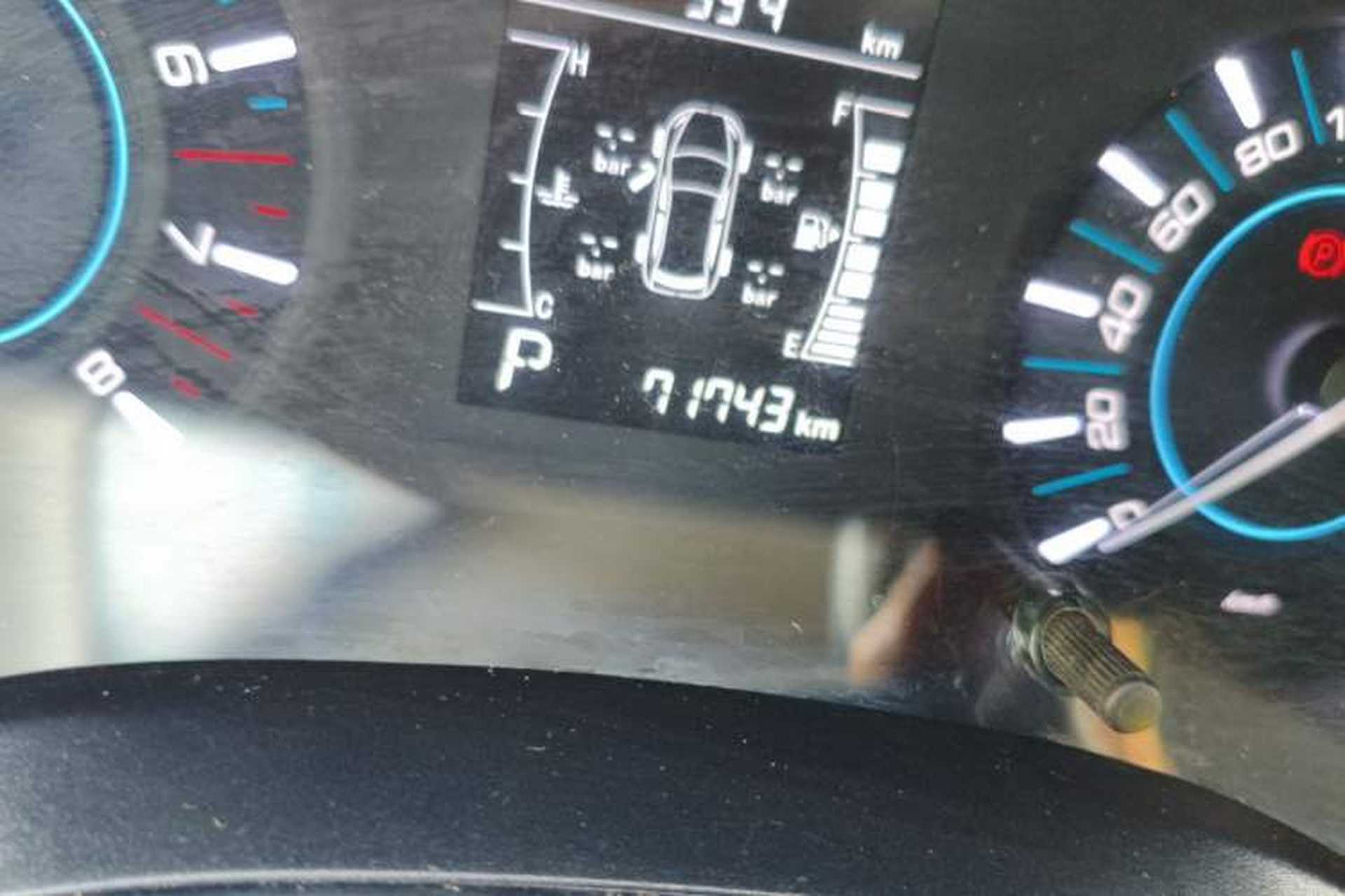 Used Chery Tiggo 3 2016 1.6L CVT ZhiShang Edition Odometer Close Up