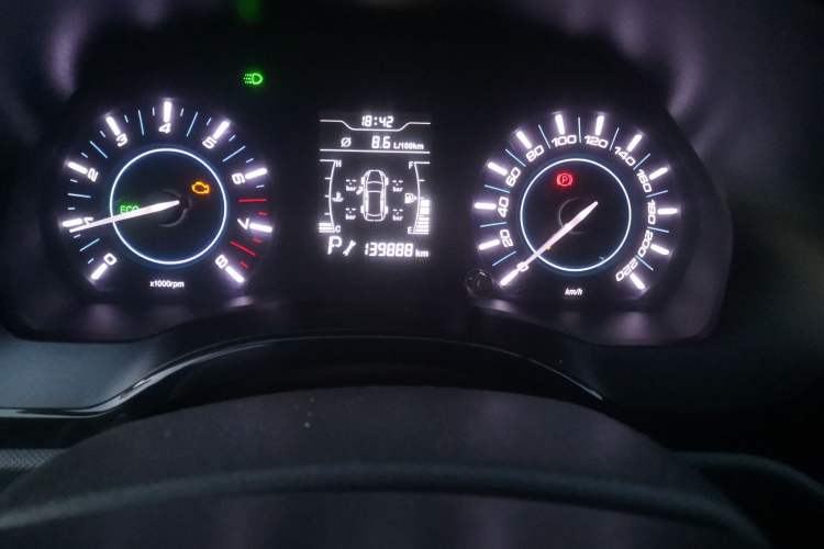 Used Chery Tiggo 3 2016 1.6L CVT ZhiShang Edition Odometer Close Up