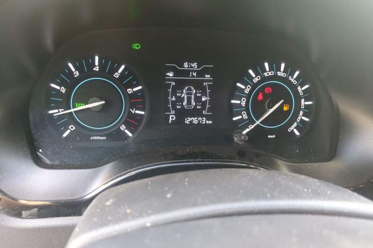 Used Chery Tiggo 3 2016 1.6L CVT ZhiShang Edition Odometer Close Up