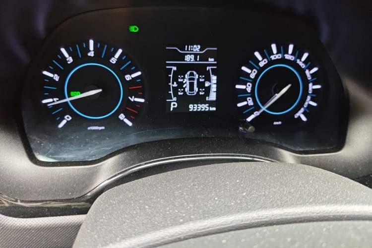 Used Chery Tiggo 3 2016 1.6L CVT ZhiShang Edition Odometer Close Up