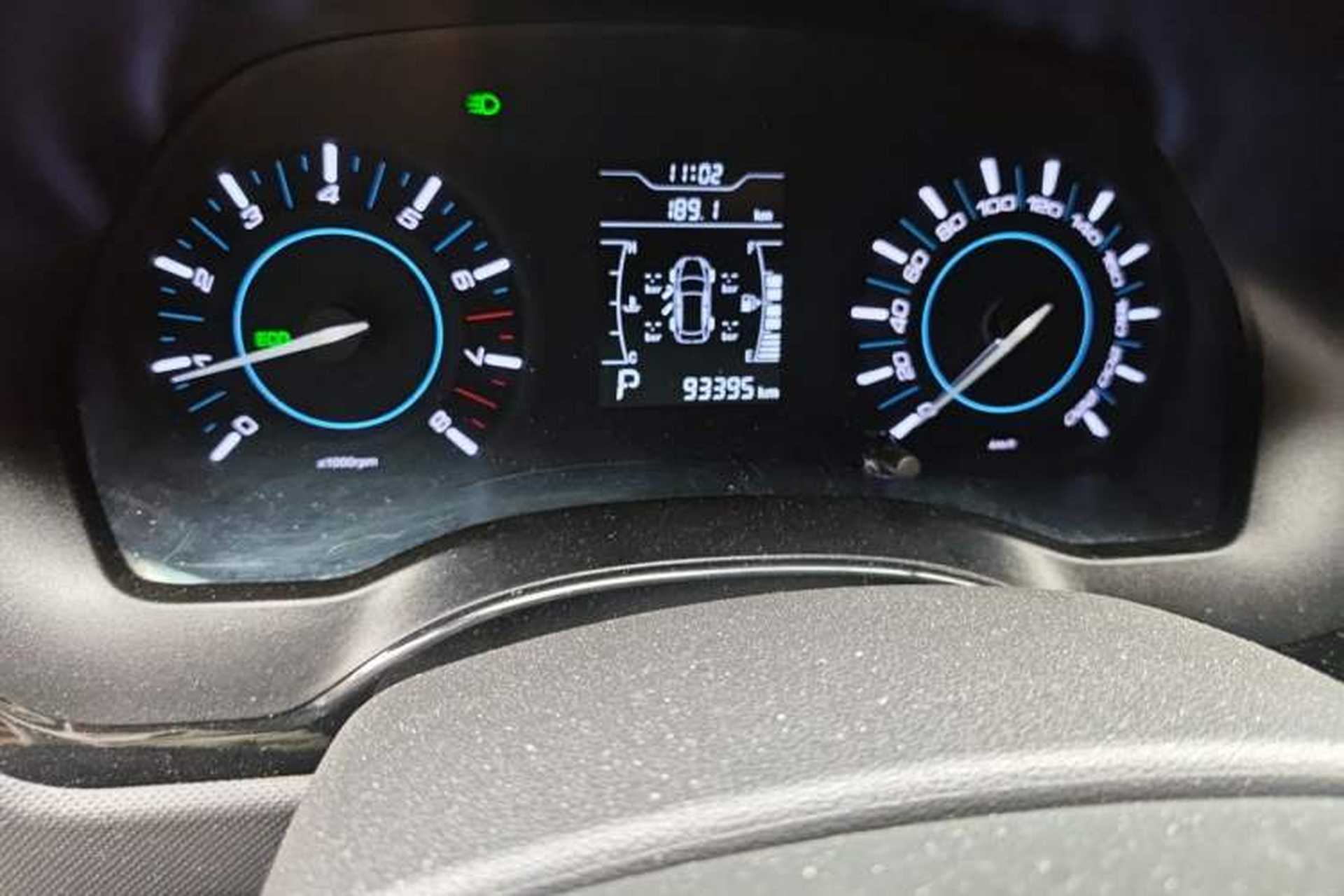 Used Chery Tiggo 3 2016 1.6L CVT ZhiShang Edition Odometer Close Up