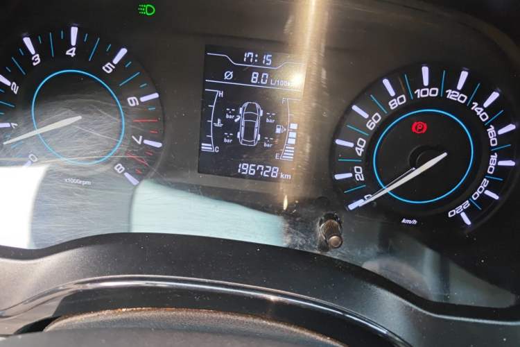 Used Chery Tiggo 3 2016 1.6L Manual ZhiShang Edition Odometer Close Up