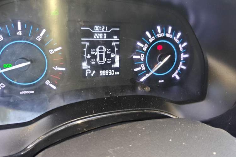 Used Chery Tiggo 3 2016 1.6L CVT ZhiShang Edition Odometer Close Up