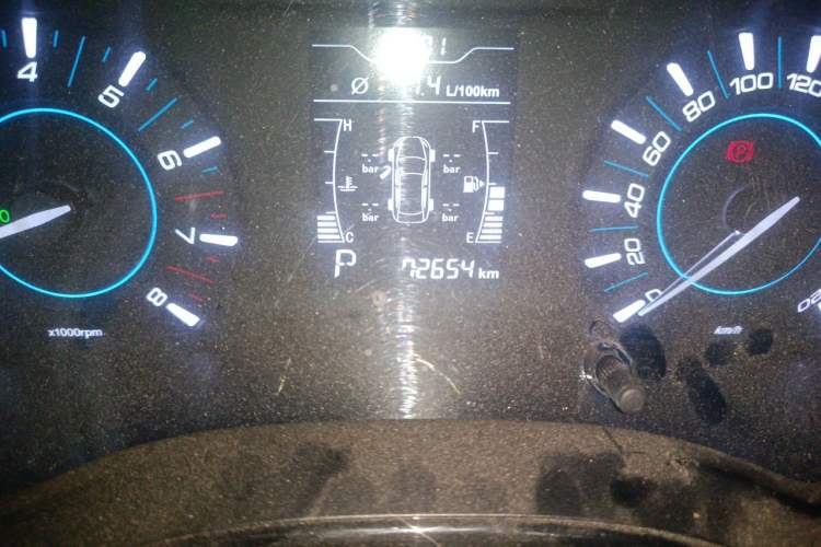 Used Chery Tiggo 3 2016 1.6L CVT ZhiShang Edition Odometer Close Up