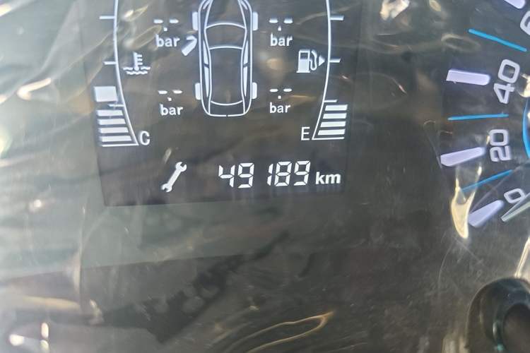Used Chery Tiggo 3 2016 1.6L Manual ZhiShang Edition Odometer Close Up