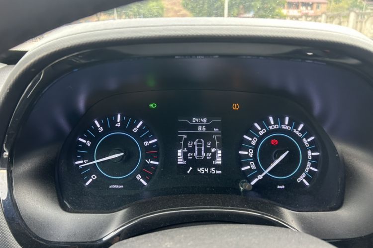 Used Chery Tiggo 3 2016 1.6L Manual ZhiShang Edition Odometer Close Up