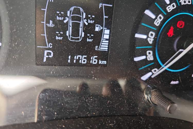 Used Chery Tiggo 3 2016 1.6L CVT ZhiShang Edition Odometer Close Up