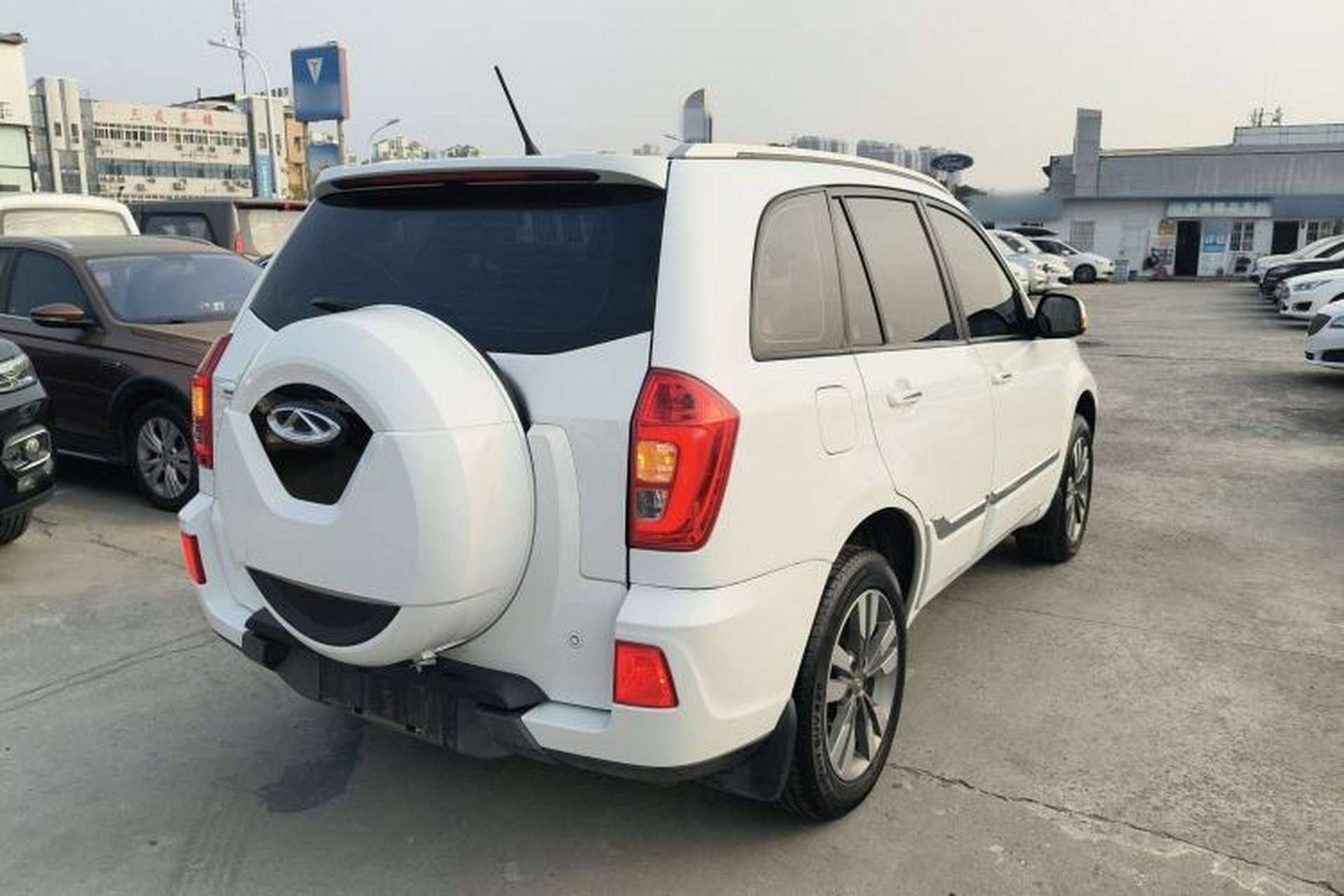 Used Chery Tiggo 3 2016 1.6L CVT ZhiShang Edition Rear Right 45 Deg