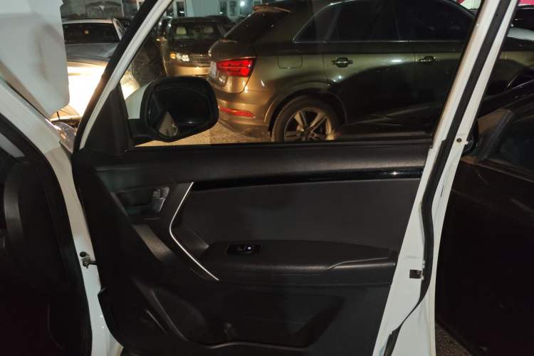 Used Chery Tiggo 3 2016 1.6L Manual Fashion Edition Right Front Door Interior