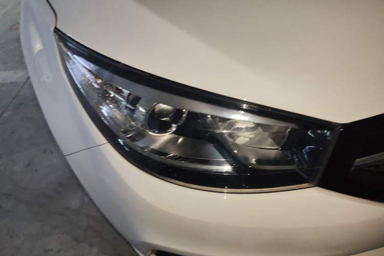 Used Chery Tiggo 3 2016 1.6L CVT ZhiShang Edition Right Front Headlight