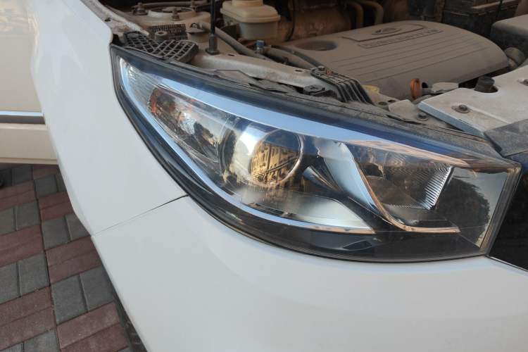 Used Chery Tiggo 3 2016 1.6L Manual ZhiShang Edition Right Front Headlight