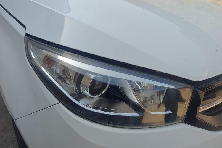 Used Chery Tiggo 3 2016 1.6L Manual ZhiShang Edition Right Front Headlight
