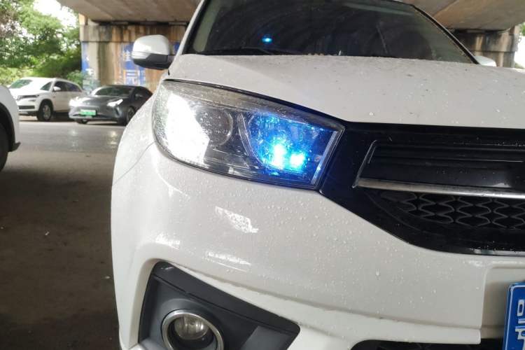 Used Chery Tiggo 3 2016 1.6L Manual Fashion Edition Right Front Headlight