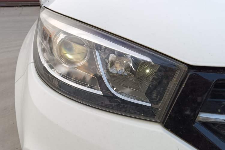 Used Chery Tiggo 3 2016 1.6L Manual Fashion Edition Right Front Headlight