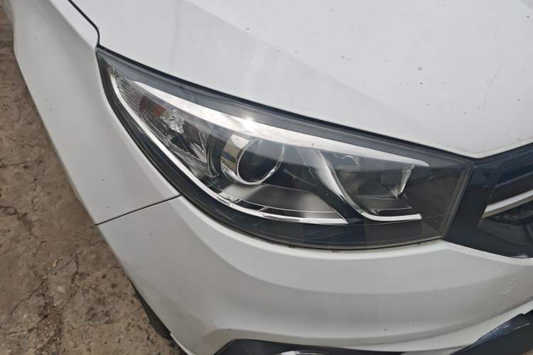 Used Chery Tiggo 3 2016 1.6L Manual ZhiShang Edition Right Front Headlight