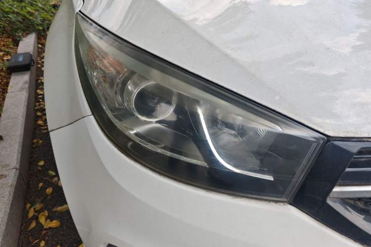 Used Chery Tiggo 3 2016 1.6L Manual ZhiShang Edition Right Front Headlight